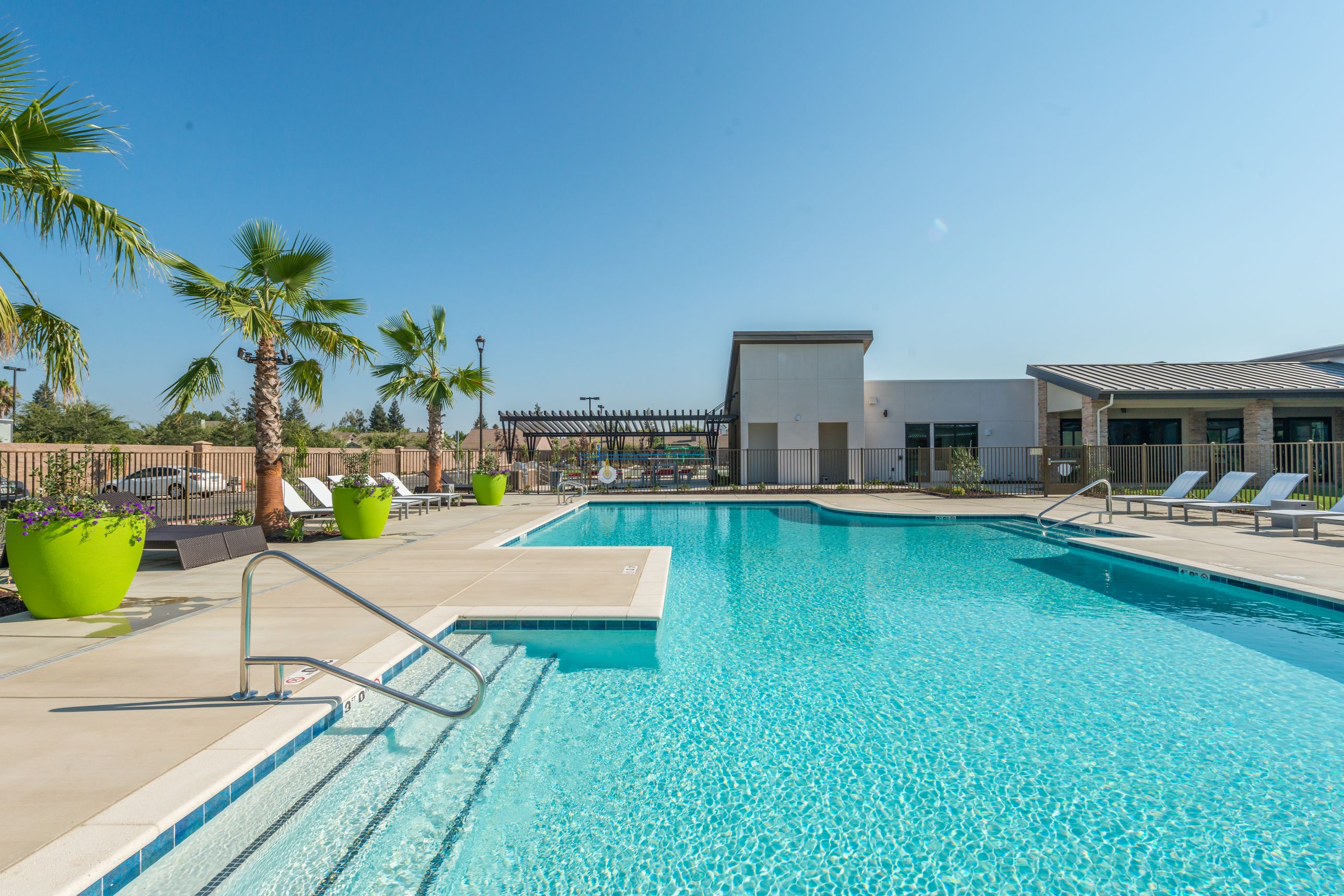 the vistas pool
